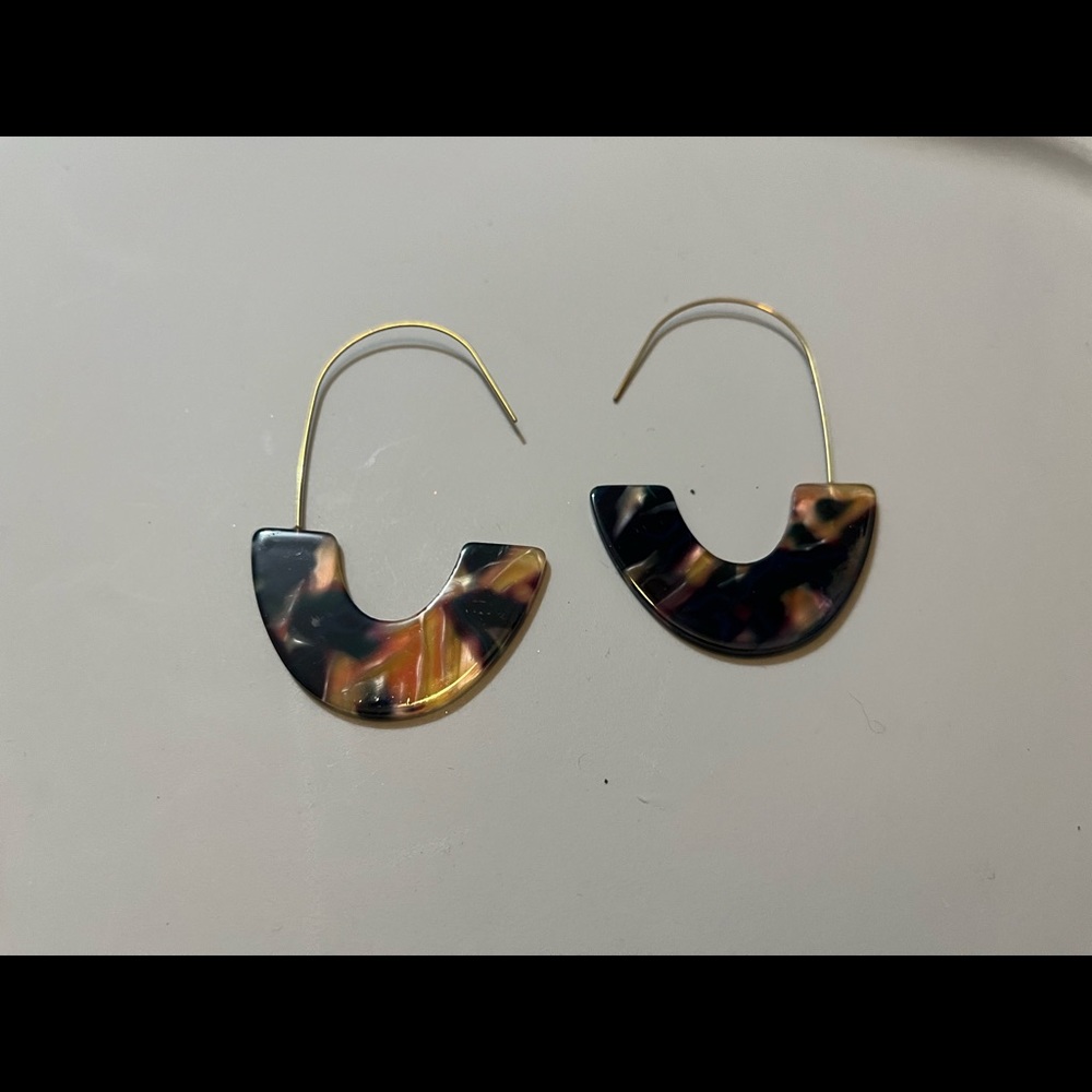 Multiple earrings - Picture 3 of 6